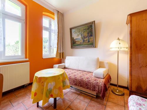 Altentreptow Apartamento | Romantic Escape in Altentreptow, cleaning included