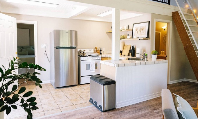 Los Gatos Cabaña | Romantic Forest Hideaway Wine, Hike, Relax in Santa Cruz Mountains