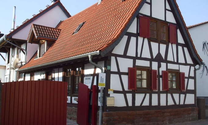 Billigheim-Ingenheim Casa | *** Romántica casa de vacaciones con entramado de madera en el sur del Palatinado: aquí está la PFALZCARD