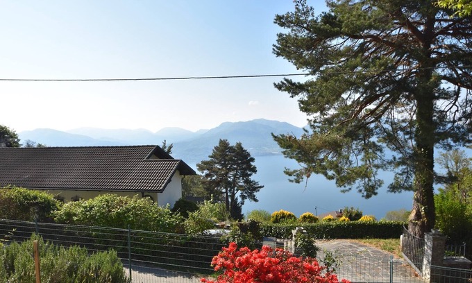 Trarego Viggiona Casa | Casa romántica en Lago Maggiore con jardín