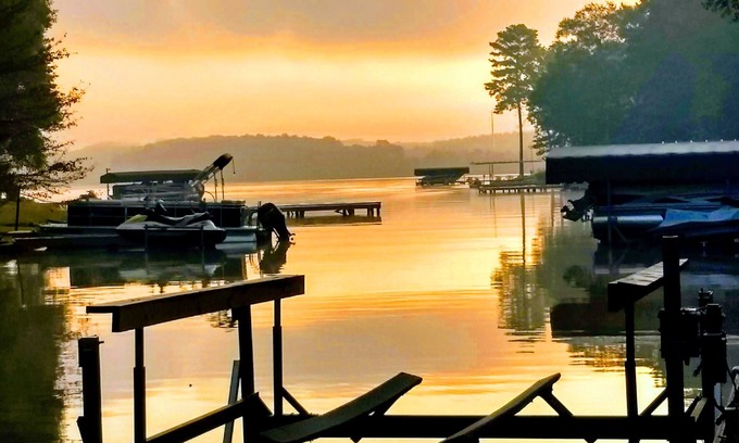 Lake Oconee Casa | Romantic Lakefront Log Home in Lake Oconee