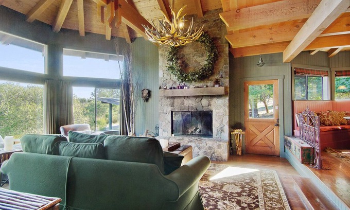 Point Reyes Station Casa | Romantic Lodge en Point Reyes / Inverness: 'Mankas-esque Retreat'