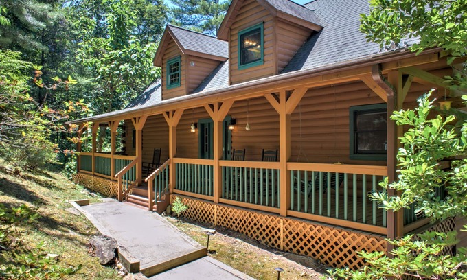 Asheville Cabina | Una cabaña de troncos clásica con vistas a la monta�������a, cerca de Asheville, ¡y muy asequible!