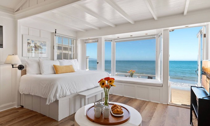 Montecito Apartamento | Le Petit Bijou - Estudio romántico frente al mar con terraza para vistas del atardecer