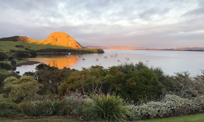 Whangarei Heads Casa | * Nuevo listado * Casa frente a la playa en Urquharts Bay, Whangarei Heads. Mascota amigable