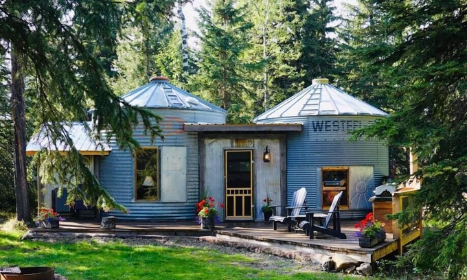 Alberta Cabina | Romantic Retreat in Tin Bins Cabin