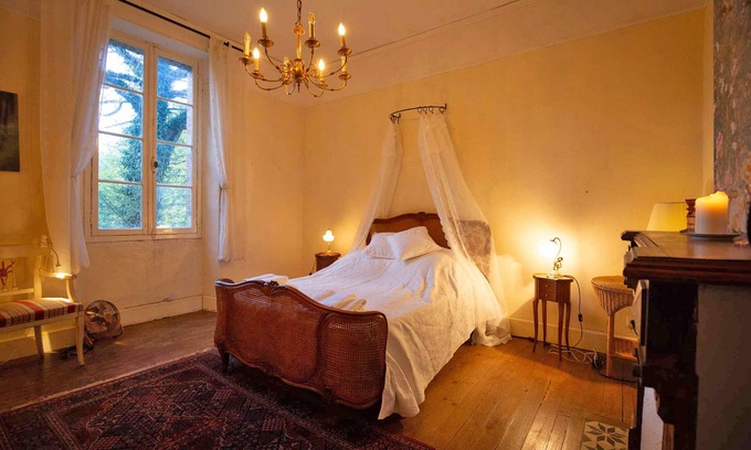 Barbachen Casa | Romantic room at Château Lestéous