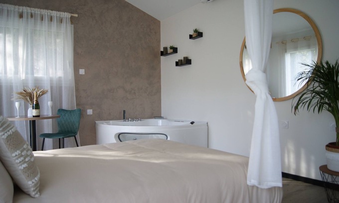 Lunas Apartamento | Romantique room/ Rendez-vous Secret 🧡
