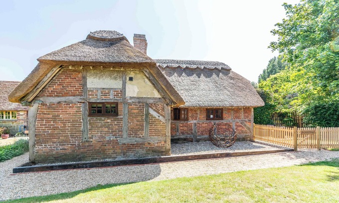 Ford Cabaña | Romantic Seaside Retreat Near Arundel