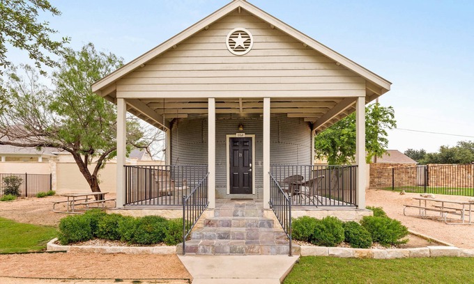 Gruene Casa | Romantic Silo Escape – King Loft & Porch Swing | Cozy & Peaceful Living Space with Modern Amenities