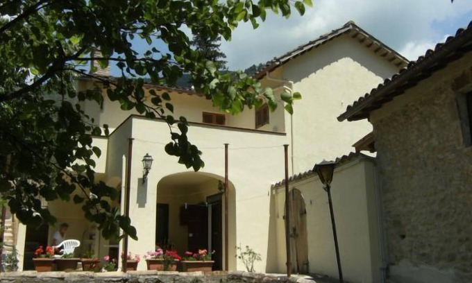 Arrone Casa | Casa sola romántica en el país con jardín y un completo equipamiento