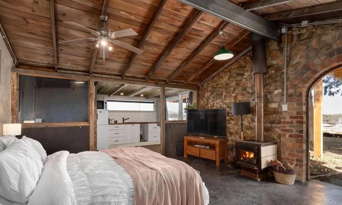 Kangaroo Ground Apartamento | Romantic Stone Cottage with endless views over the Yarra Valley