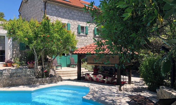Bacina Villa | Villa Lovor - Romántica casa de piedra para familias y parejas