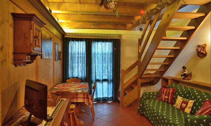 Cortina d'Ampezzo Apartamento | Faloria Suite - soleado, Wi-Fi, balcón, estacionamiento, autobús a 130mt