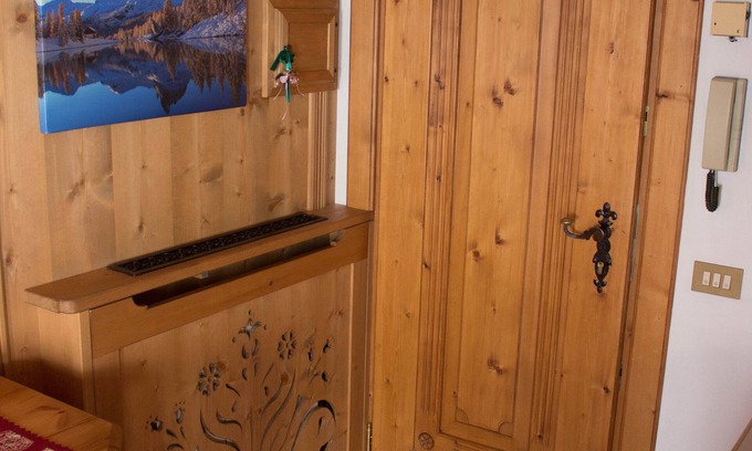 Cortina d'Ampezzo Apartamento | Crystal Suite - soleado, Wi-Fi, balcón, estacionamiento, autobús a 130mt
