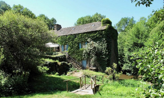 Requista Casa | Molino de agua romántica en entorno idílico
