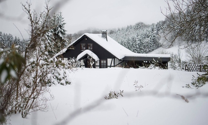 Neuastenberg Casa | ROMANTIKHÜTTE NEUASTENBERG - wood-burning stove, sauna and cozy factor