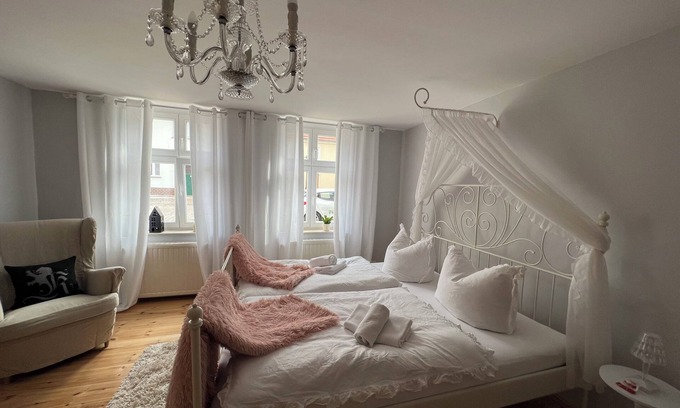 Rheinsberg Apartamento | Romantische Ferienwohnung im Herzen von Rheinsberg in See und Schloss Nähe