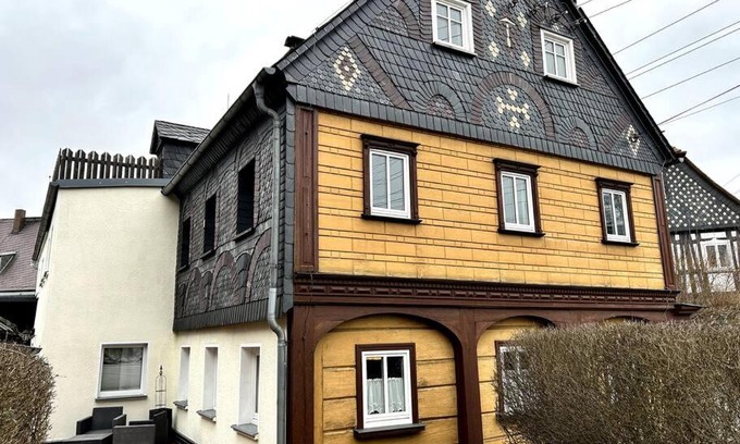 Grossschoenau Apartamento | Romantische Ferienwohnung Marie - Historisches Flair und Infrarot-Sauna