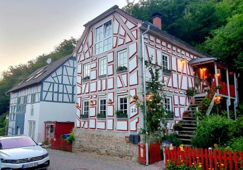 Niederauroff Apartamento | Romantische Ferienwohnung Idstein