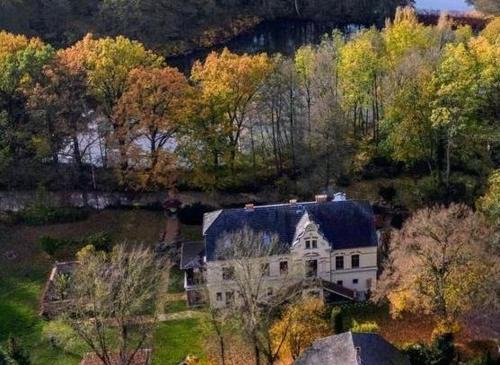 Laasow Casa | Romantische Ferienwohnung im Herrenhaus Wüstenhain Spreewald