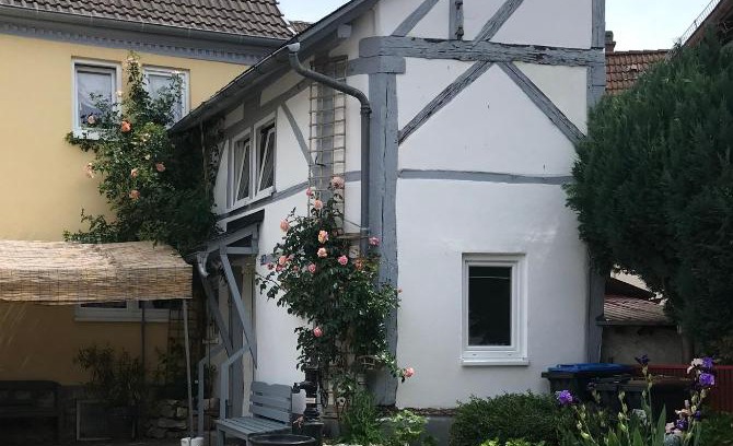 Wehrheim Apartamento | Romantisches Gästezimmer - Zentralgelegen