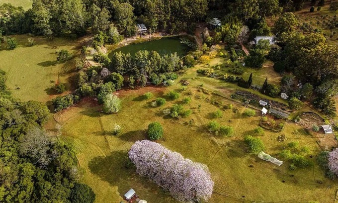 Ravensbourne Casa | Romany Wood is the perfect secluded weekend escape beside the creek & rainforest