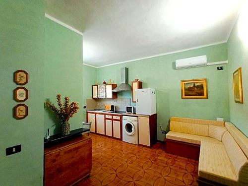 Livorno Apartamento | Rombolino Guesthouse-Free Parking