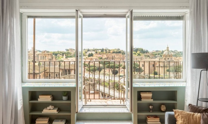 Rione II Trevi Apartamento | Roma a tus pies, impresionantes vistas de la Fori Imperiali.
