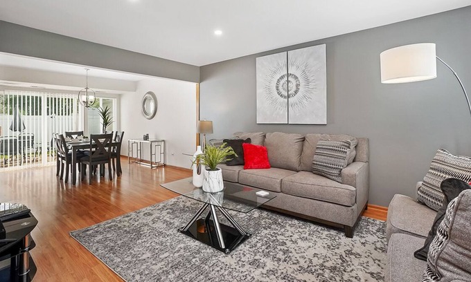 Romeoville Casa | Romeoville Rental - Harmony Ln