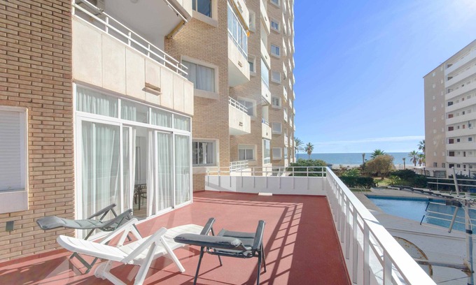Torreblanca Apartamento | Ronda 3 con enorme terraza soleada.