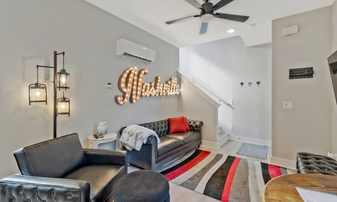 Porter Heights Casa | Roof Deck|Pet Friendly|E.Nash