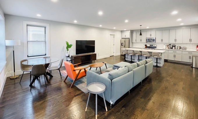 Neponset - Port Norfolk Apartamento | Roof Deck, Sleeps 10, W/D, Waterviews!