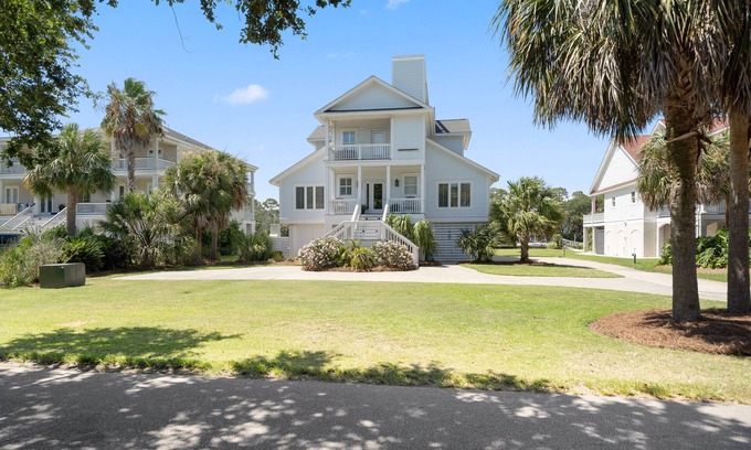Beaufort Casa | Rooftop Deck w/ 360 views just across from beach access