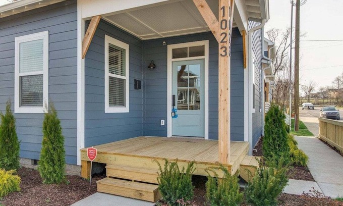 Hope Gardens Casa | Rooftop Fire Pit ~ 2 mil to Brdwy ~ Sleeps 11
