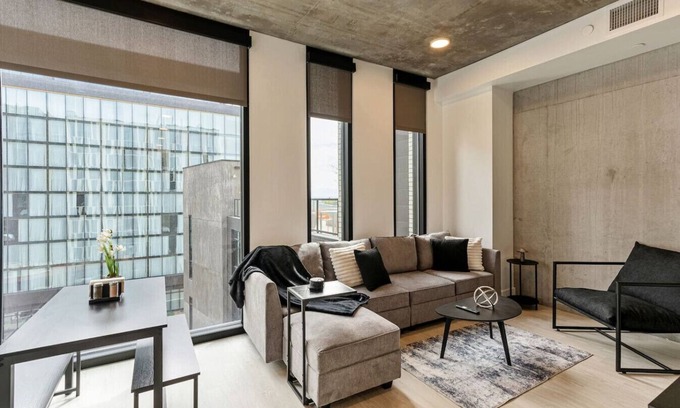 Rio Grande Apartamento | Rooftop Pool + Hot tub | Gym | King Bed | Parking
