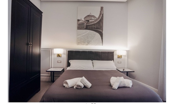 Quartieri Spagnoli Cama Y Desayuno | Room 1 - King Superior with balcony