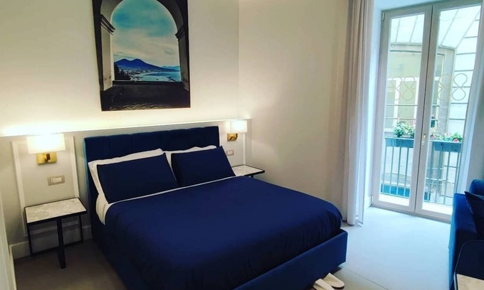 Quartieri Spagnoli Cama Y Desayuno | Room 2 - Triple De Luxe
