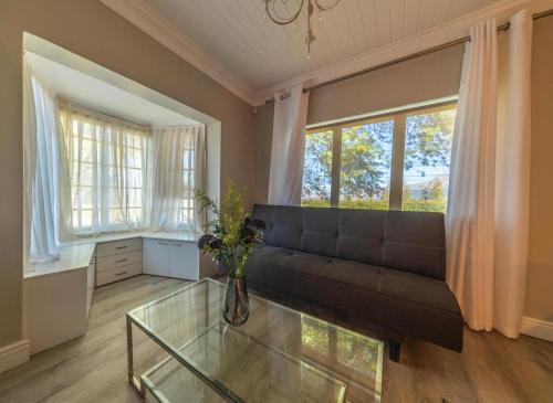 Simondium Casa | Room 4 - LEO Sky Guest House