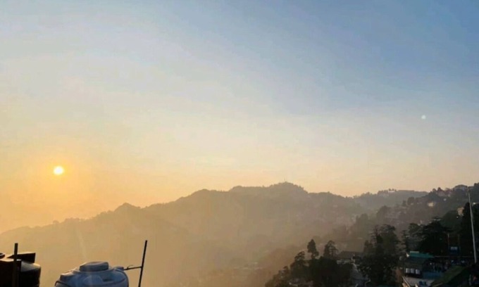 The Mall Road Hotel | Room 5 - Hill view Doon view city view