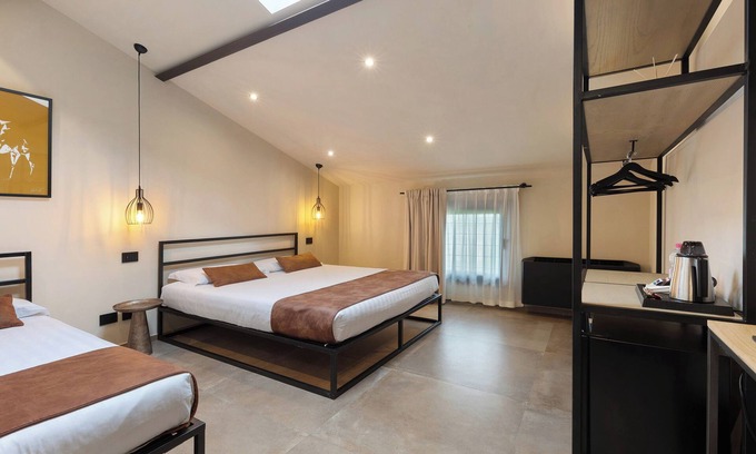 Sona Apartamento | Habitación 'Agr Casa Pezzo Camera Tripla 2' con piscina compartida, Wi-Fi y aire acondicionado.