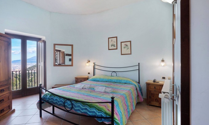 Gragnano Apartamento | Habitación 'Camera Sorrento Con Vista Mare' con terraza compartida, jardín compartido y Wi-Fi