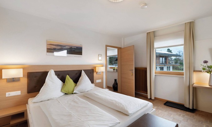 Hallwangen Apartamento | Habitación 'Doppelzimmer 3 Premium' con terraza compartida, jardín compartido y Wi-Fi