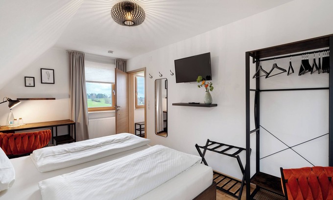 Hallwangen Apartamento | Habitación 'Doppelzimmer 6 Premium' con terraza compartida, jardín compartido y Wi-Fi