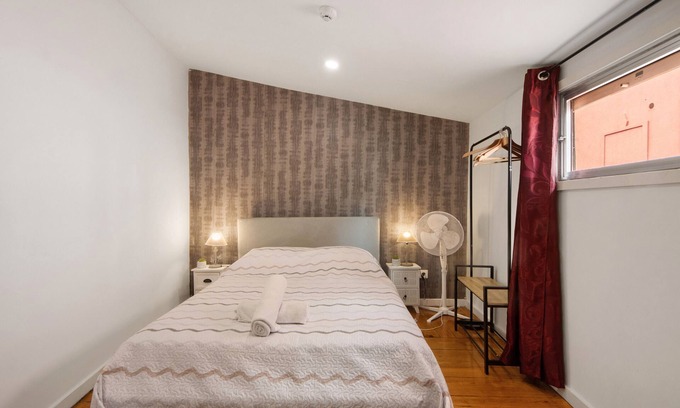 Campanha Apartamento | Room 'Duplo I' with Shared Garden and Wi-Fi