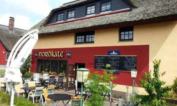Wieck auf dem Darss Apartamento | Room for 2 pers. with breakfast in the in-house restaurant - Red room