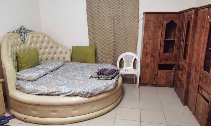 Unaizah Cama Y Desayuno | Room for sharing غرفه للمشاركه