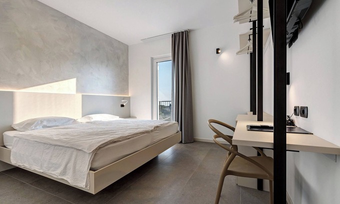San Zeno di Montagna Apartamento | Habitación 'Hotel Laguna Superior Panorama 2' con terraza compartida, Wi-Fi y aire acondicionado.