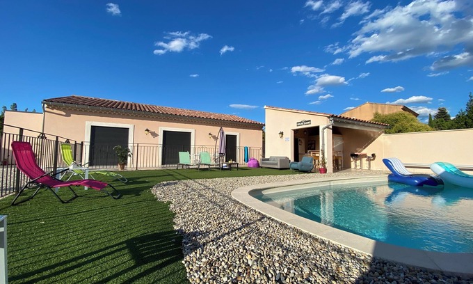 Malaucene Apartamento | Room in a Villa at the Foot of Ventoux