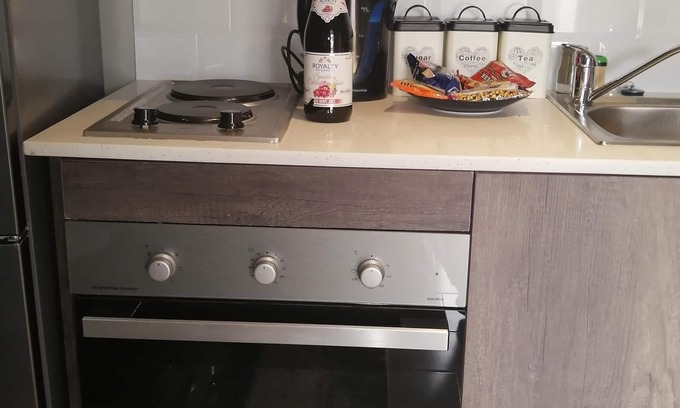 Kempton Park Casa | Room in B&B - Immaculate and Beautiful Chalet - Fully Equipped